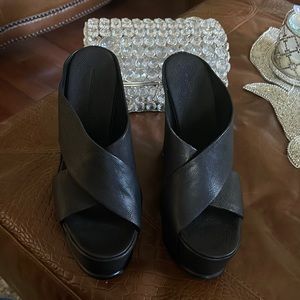 VERA WANG LAVENDER LABEL PLATFORMS